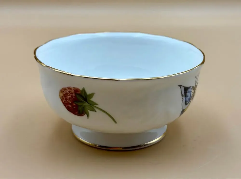 Coalport Strawberry Individual Berry Bowl Bone China England Gold Trim 3.75”